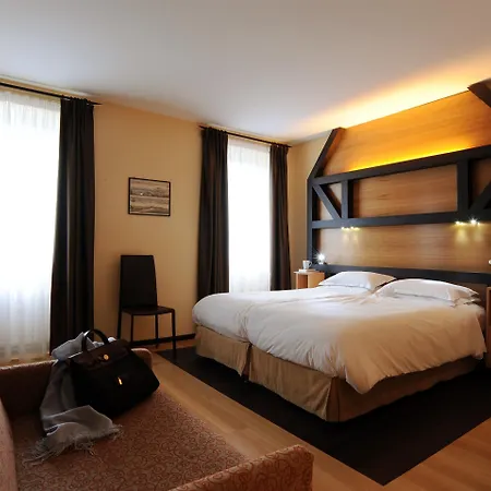 Western Monopole Métropole Hotel 4*