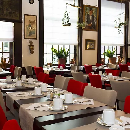 Western Monopole Métropole Hotel 4*