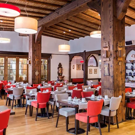 Western Monopole Métropole Hotel 4*