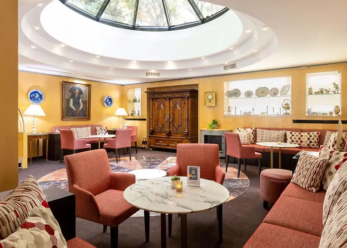 Western Monopole Metropole 4*