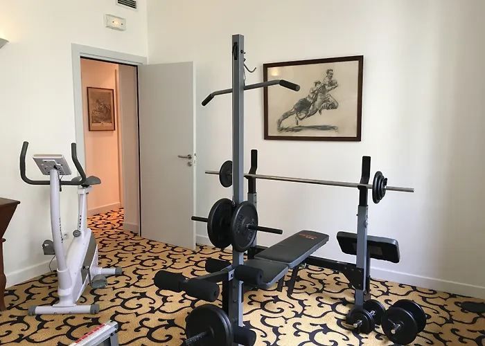 מלון Western Monopole Metropole 4*