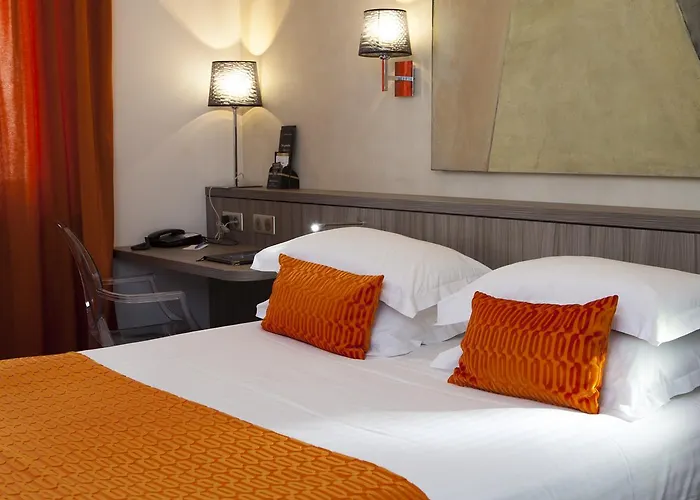 מלון Western Monopole Metropole 4*