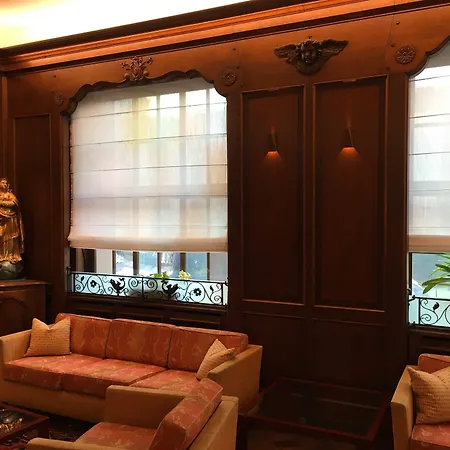 Western Monopole Metropole