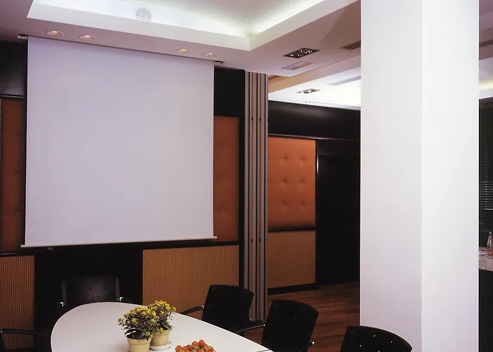 Western Monopole Metropole Hotel