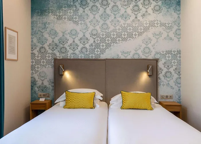 Western Monopole Metropole