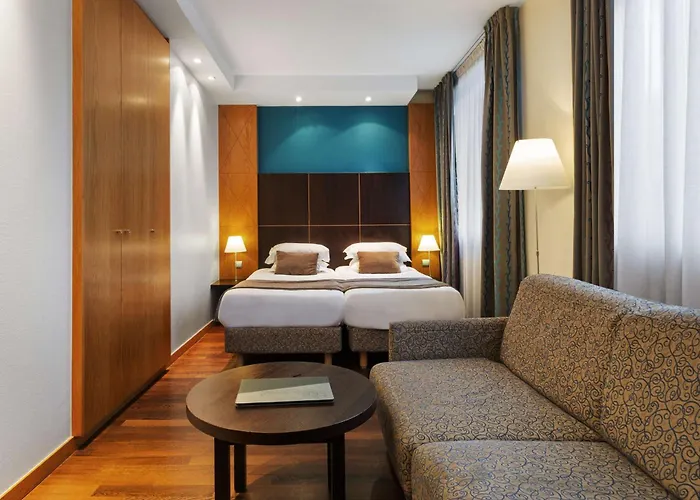 Western Monopole Metropole