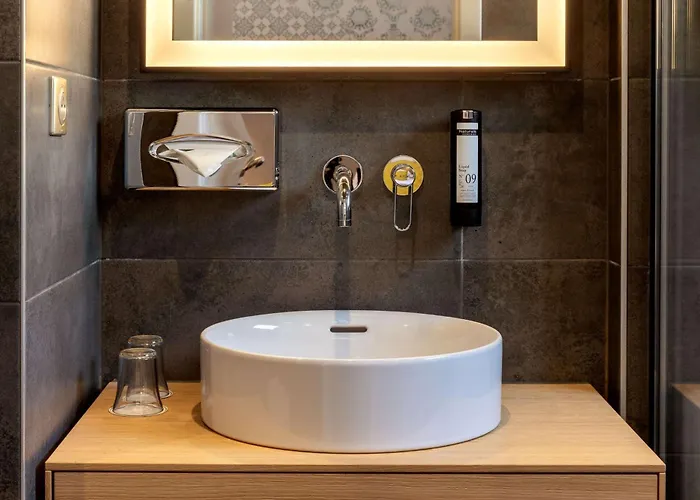 Western Monopole Metropole Hotel